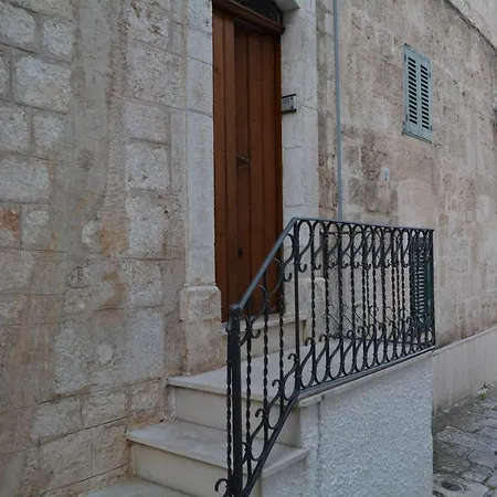 בית נופש Casa Il Campanile אוסטוני